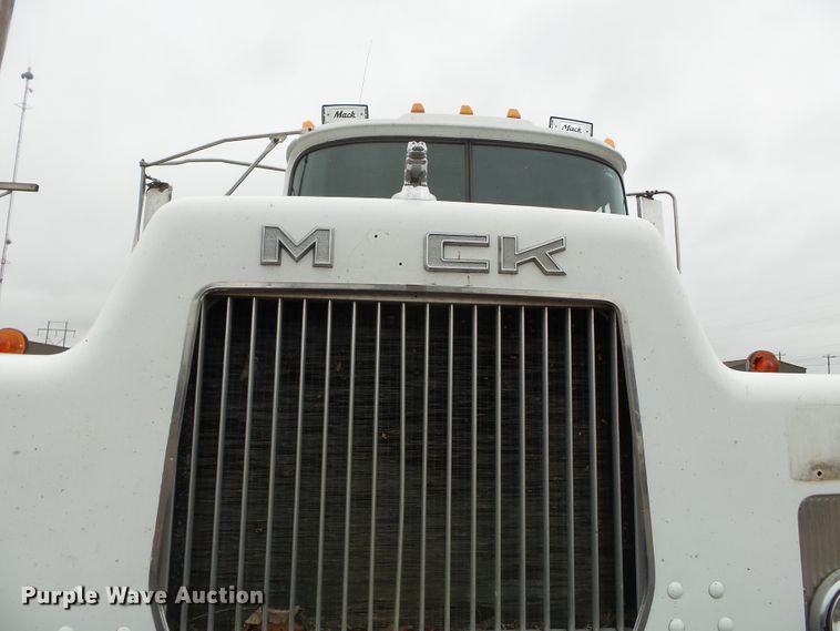 image for item DH7795 1991 Mack DMM6906S digger derrick truck