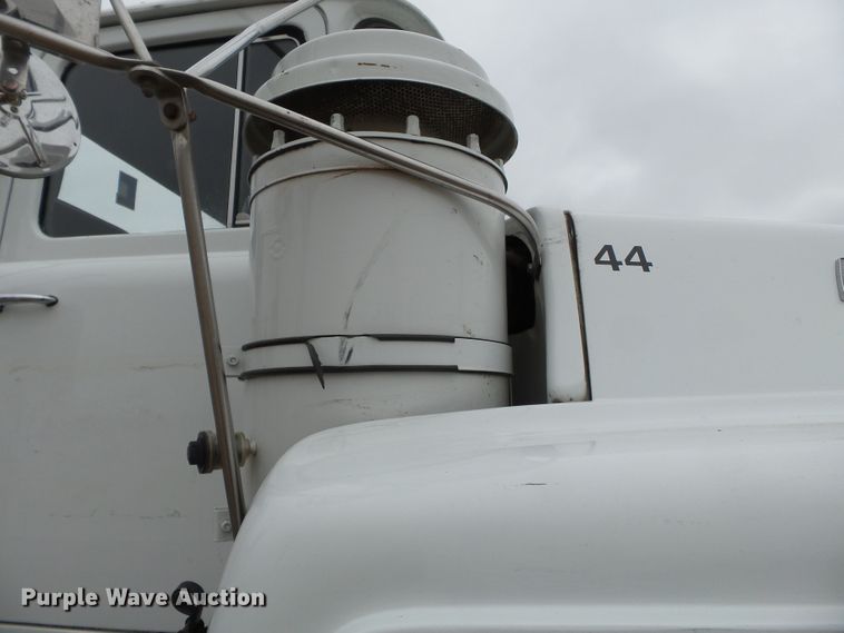 image for item DH7795 1991 Mack DMM6906S digger derrick truck