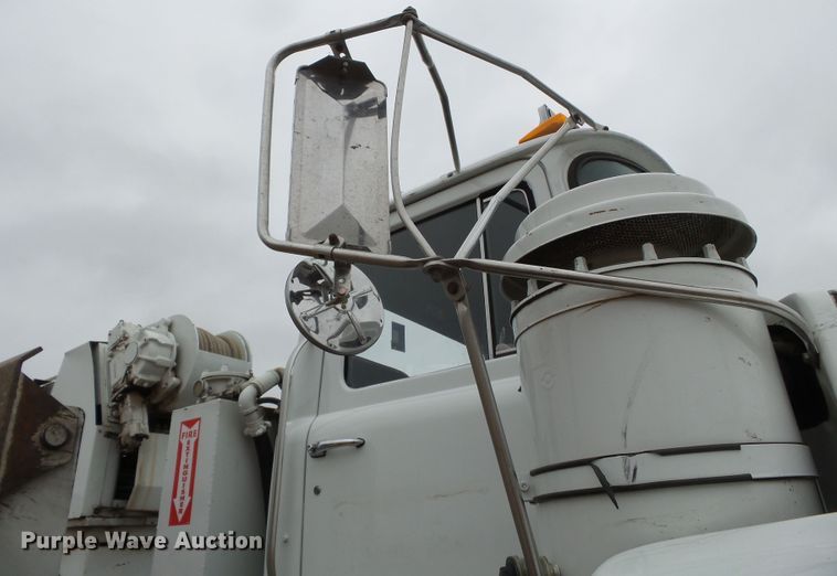 image for item DH7795 1991 Mack DMM6906S digger derrick truck