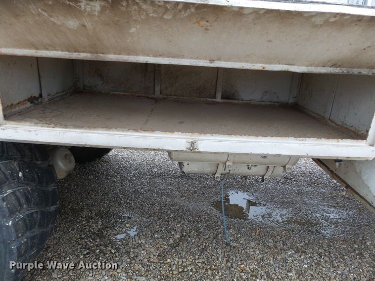 image for item DH7795 1991 Mack DMM6906S digger derrick truck