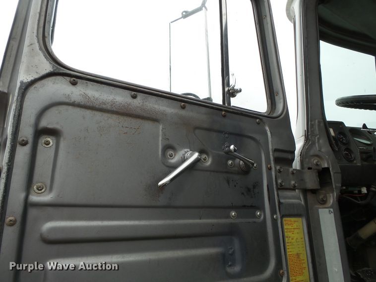 image for item DH7795 1991 Mack DMM6906S digger derrick truck