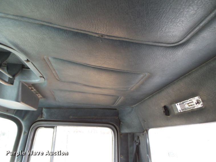 image for item DH7795 1991 Mack DMM6906S digger derrick truck