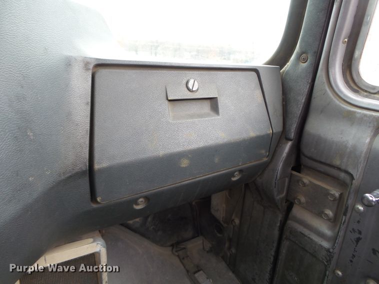 image for item DH7795 1991 Mack DMM6906S digger derrick truck