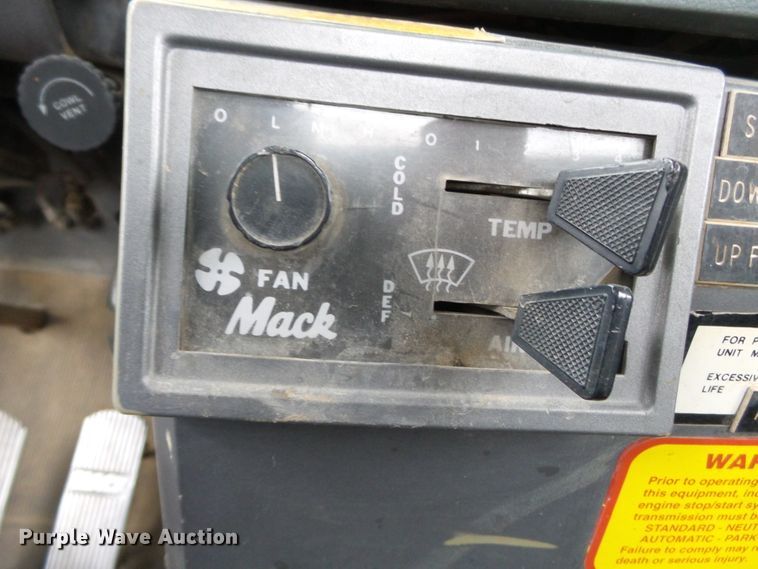 image for item DH7795 1991 Mack DMM6906S digger derrick truck