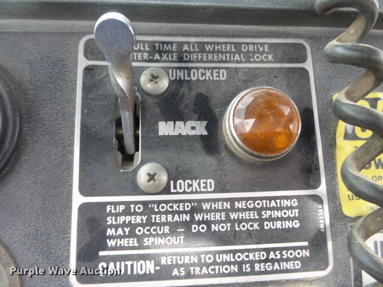 image for item DH7795 1991 Mack DMM6906S digger derrick truck