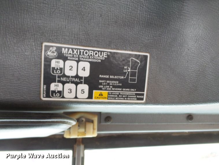 image for item DH7795 1991 Mack DMM6906S digger derrick truck