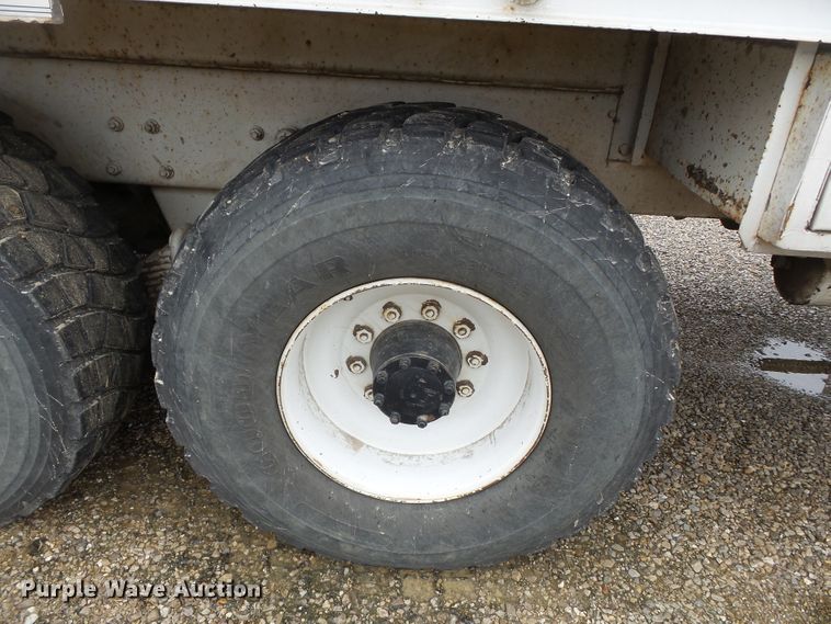 image for item DH7795 1991 Mack DMM6906S digger derrick truck