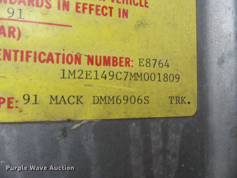 image for item DH7795 1991 Mack DMM6906S digger derrick truck