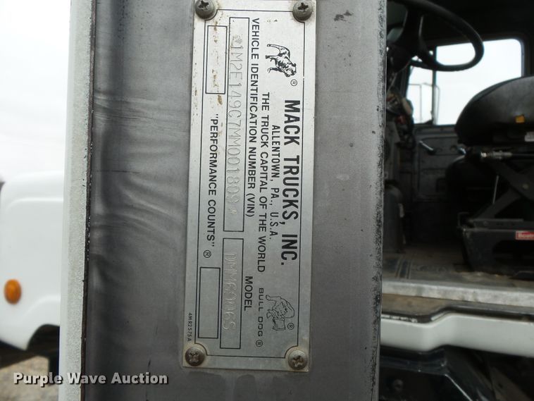 image for item DH7795 1991 Mack DMM6906S digger derrick truck