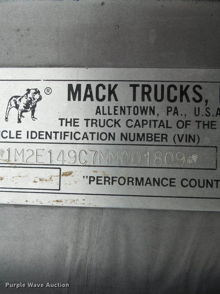 image for item DH7795 1991 Mack DMM6906S digger derrick truck