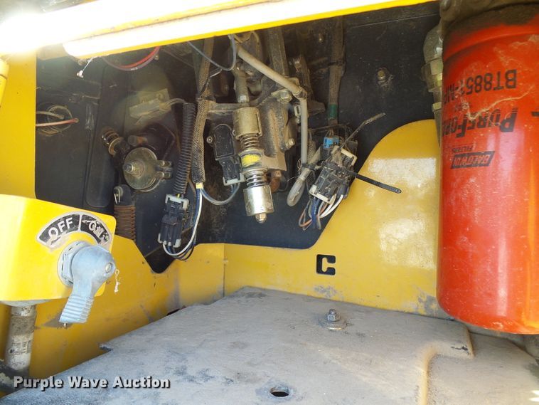 image for item DI0737 2005 John Deere 650J LGP dozer