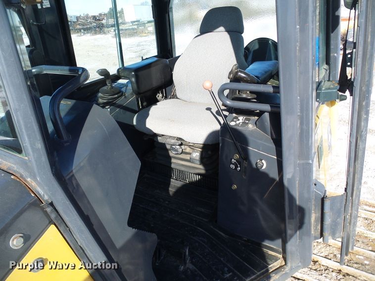 image for item DI0737 2005 John Deere 650J LGP dozer