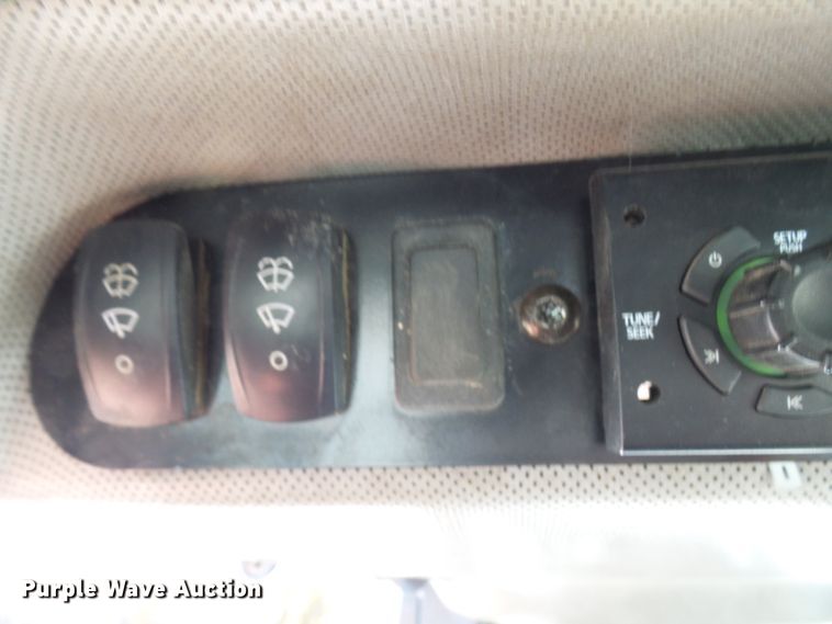 image for item DI0737 2005 John Deere 650J LGP dozer