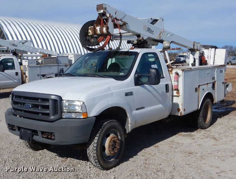 image for item DI0739 2000 Ford F550 Super Duty XL bucket truck