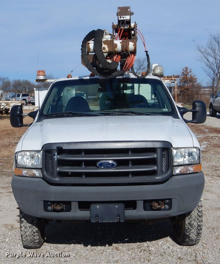 image for item DI0739 2000 Ford F550 Super Duty XL bucket truck