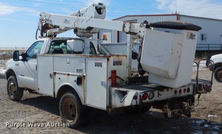 image for item DI0739 2000 Ford F550 Super Duty XL bucket truck