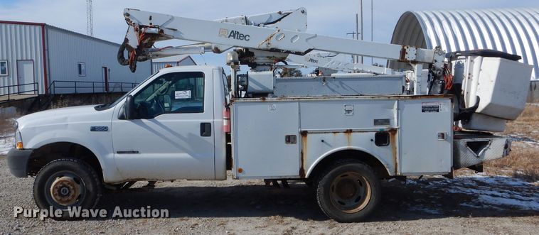 image for item DI0739 2000 Ford F550 Super Duty XL bucket truck