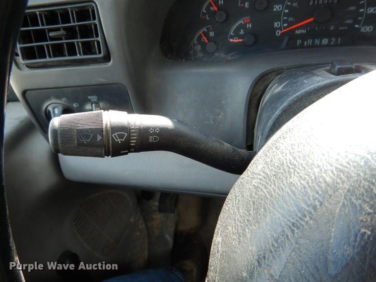 image for item DI0739 2000 Ford F550 Super Duty XL bucket truck