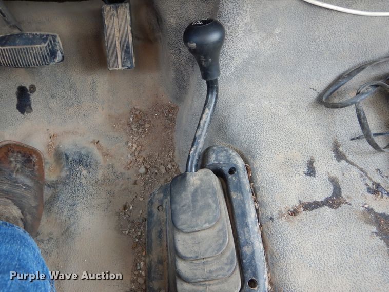 image for item DI0739 2000 Ford F550 Super Duty XL bucket truck