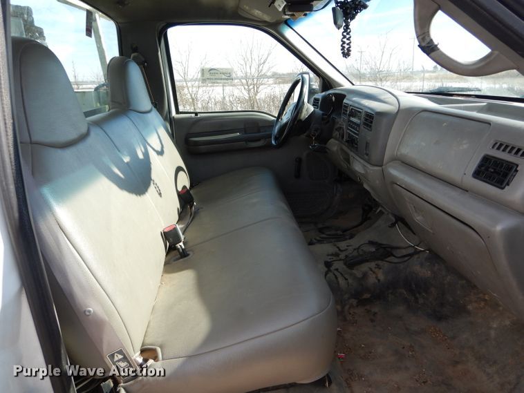 image for item DI0739 2000 Ford F550 Super Duty XL bucket truck