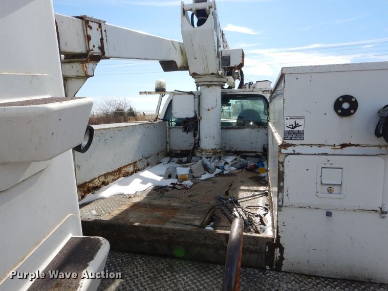 image for item DI0739 2000 Ford F550 Super Duty XL bucket truck