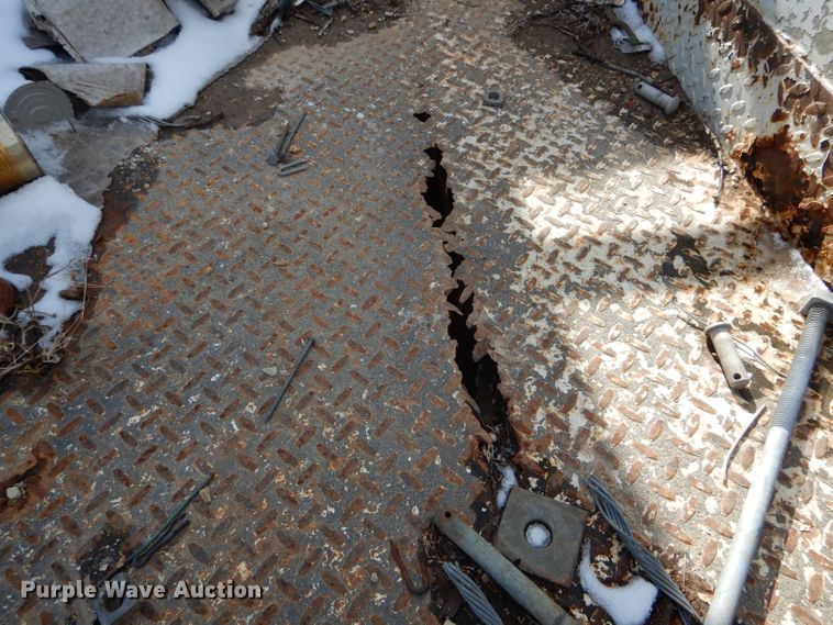 image for item DI0739 2000 Ford F550 Super Duty XL bucket truck