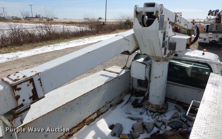 image for item DI0739 2000 Ford F550 Super Duty XL bucket truck