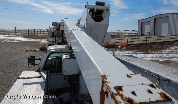 image for item DI0739 2000 Ford F550 Super Duty XL bucket truck