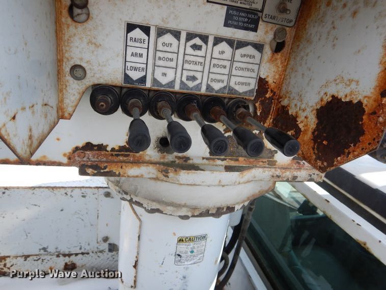 image for item DI0739 2000 Ford F550 Super Duty XL bucket truck