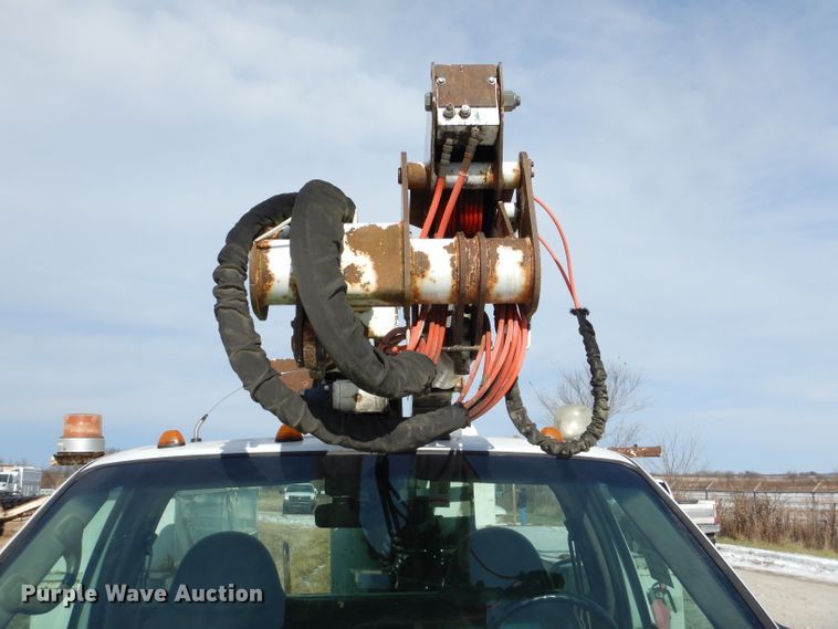 image for item DI0739 2000 Ford F550 Super Duty XL bucket truck