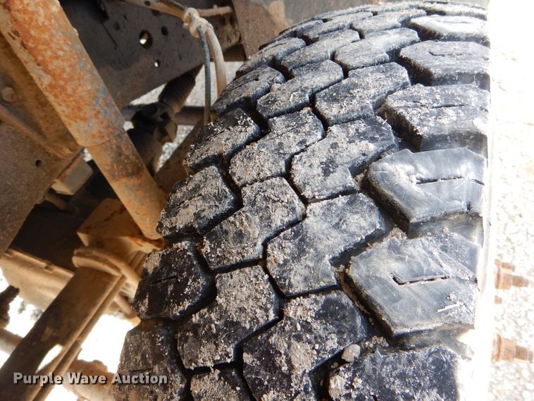 image for item DI0739 2000 Ford F550 Super Duty XL bucket truck