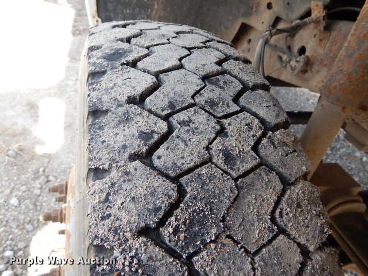 image for item DI0739 2000 Ford F550 Super Duty XL bucket truck