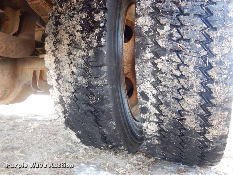 image for item DI0739 2000 Ford F550 Super Duty XL bucket truck