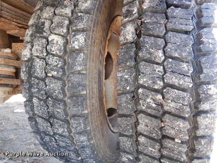 image for item DI0739 2000 Ford F550 Super Duty XL bucket truck