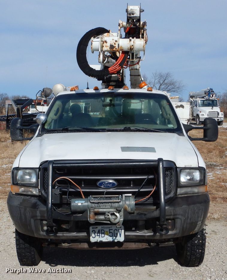 image for item DI0740 2004 Ford F550 Super Duty XL bucket truck