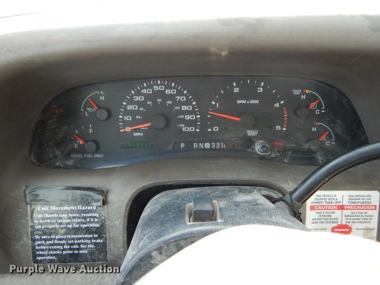 image for item DI0740 2004 Ford F550 Super Duty XL bucket truck