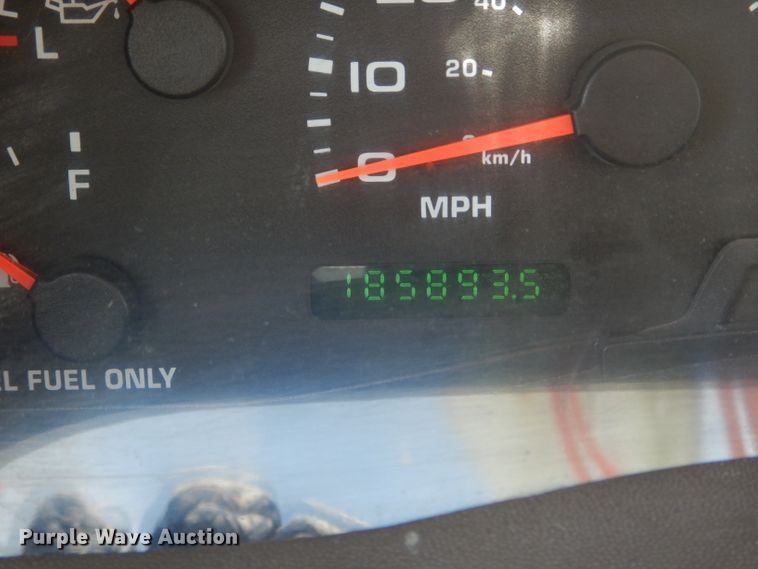 image for item DI0740 2004 Ford F550 Super Duty XL bucket truck