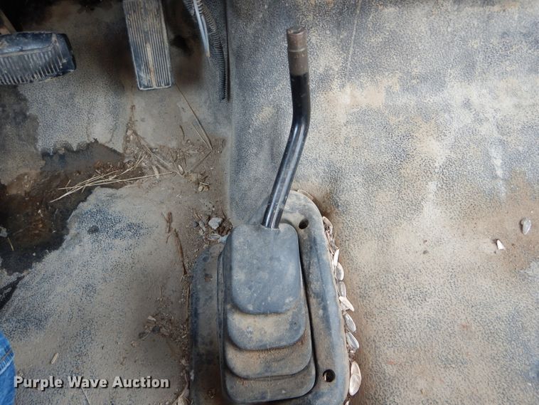 image for item DI0740 2004 Ford F550 Super Duty XL bucket truck