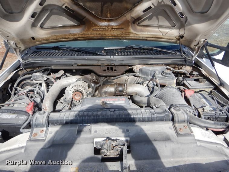 image for item DI0740 2004 Ford F550 Super Duty XL bucket truck