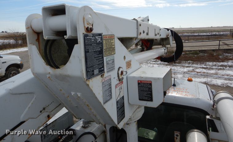 image for item DI0740 2004 Ford F550 Super Duty XL bucket truck