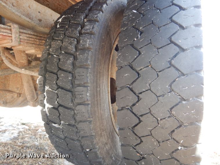 image for item DI0740 2004 Ford F550 Super Duty XL bucket truck