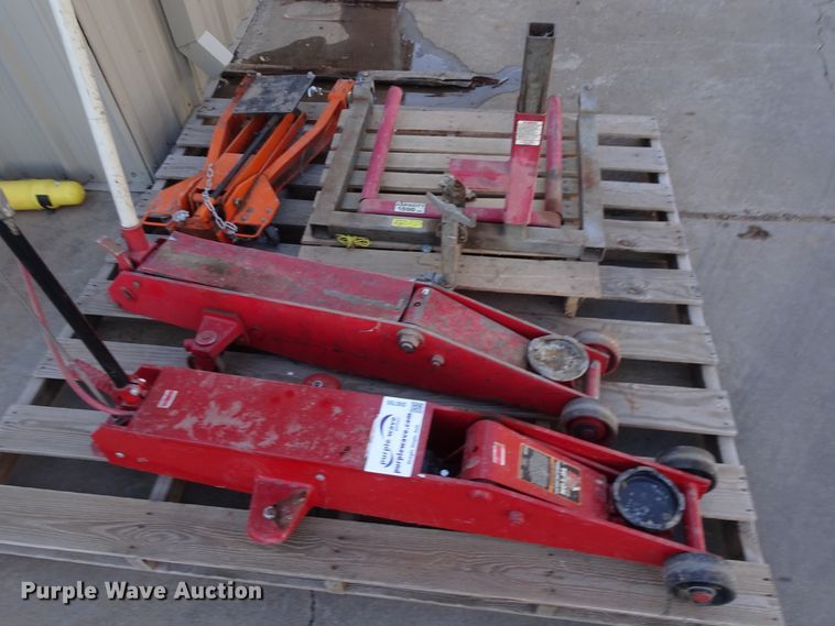 image for item DI0755 Floor jacks