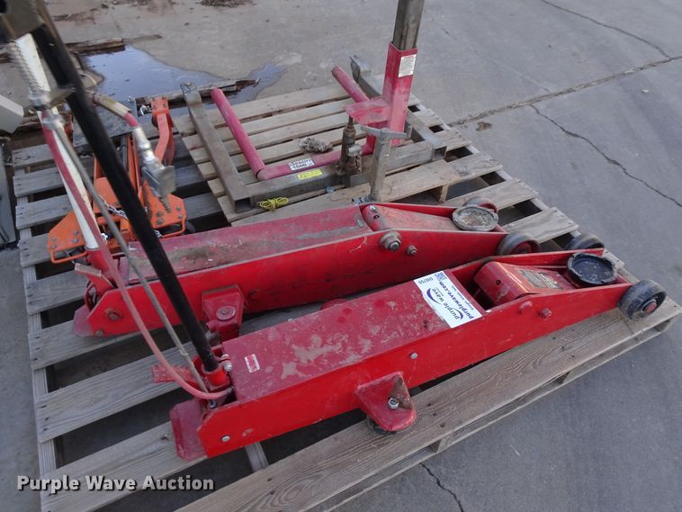 image for item DI0755 Floor jacks