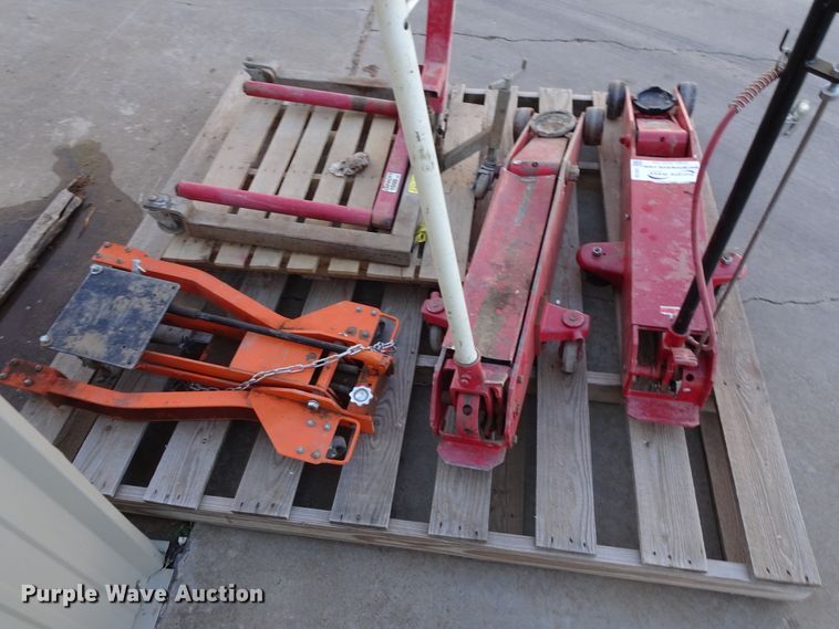 image for item DI0755 Floor jacks