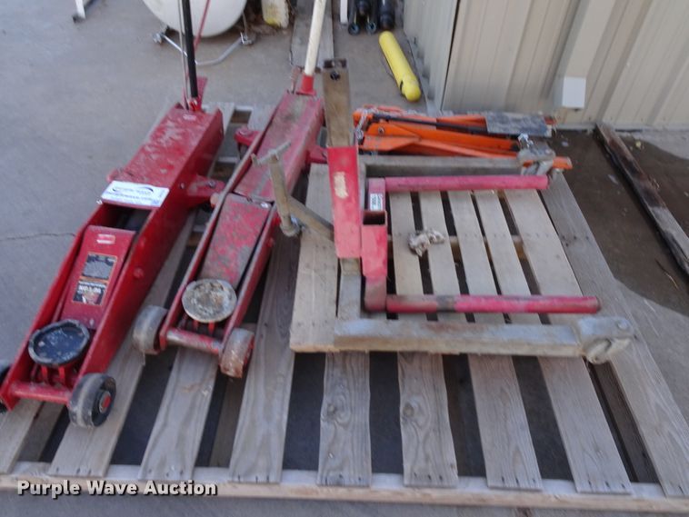 image for item DI0755 Floor jacks