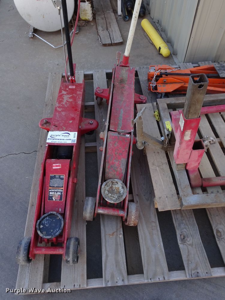 image for item DI0755 Floor jacks