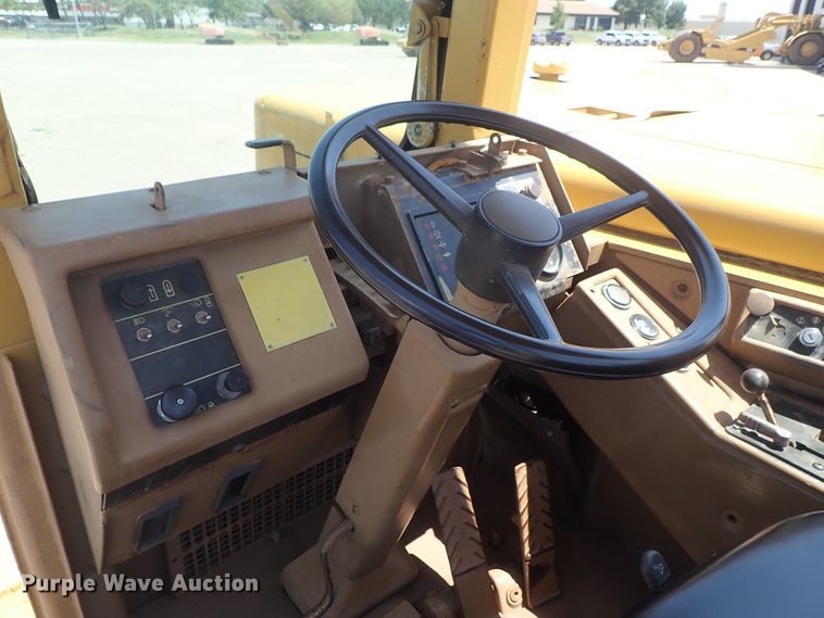 image for item DI1782 1989 Caterpillar 631E Series II conventional scraper