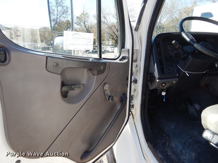 image for item DI1785 2009 Freightliner Business Class M2 Santiago ready mix truck