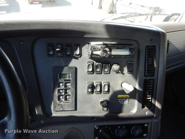 image for item DI1785 2009 Freightliner Business Class M2 Santiago ready mix truck