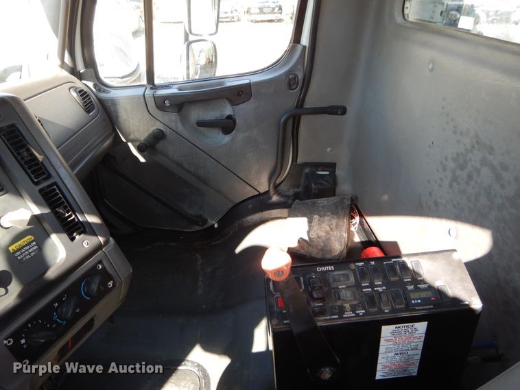 image for item DI1785 2009 Freightliner Business Class M2 Santiago ready mix truck